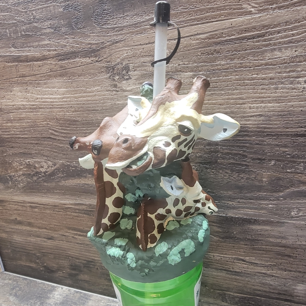 Disney’s Animal Kingdom Vintage 1999 Souvenir  Cup Drinkworks Disney World - Picture 3 of 5